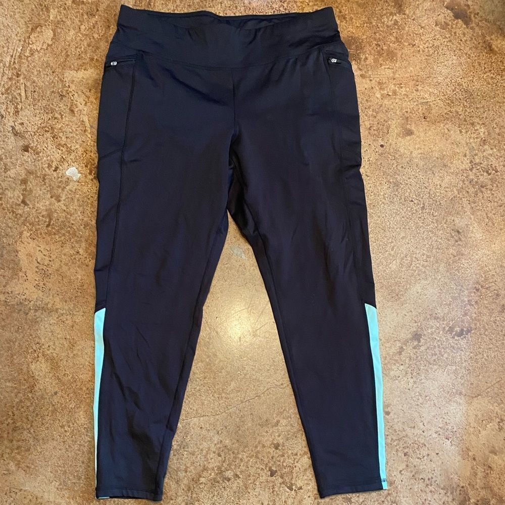 Livi Active by Lane Bryant high waist black and turquoise 7/8 leggings